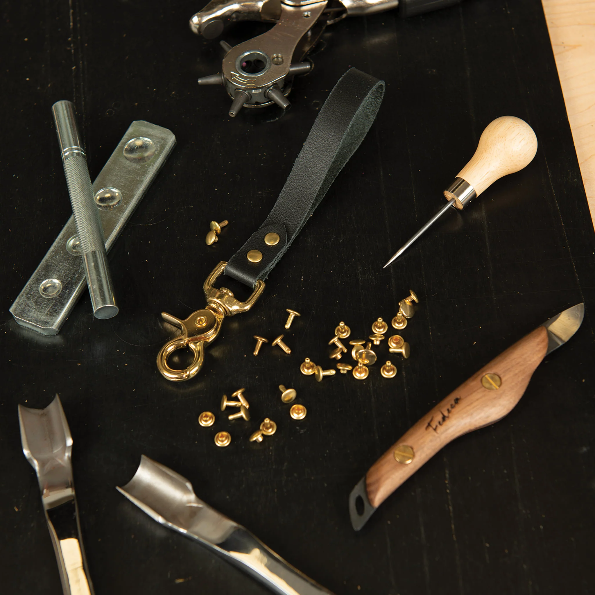 1007–2200-double-cap-rivets-1.webp