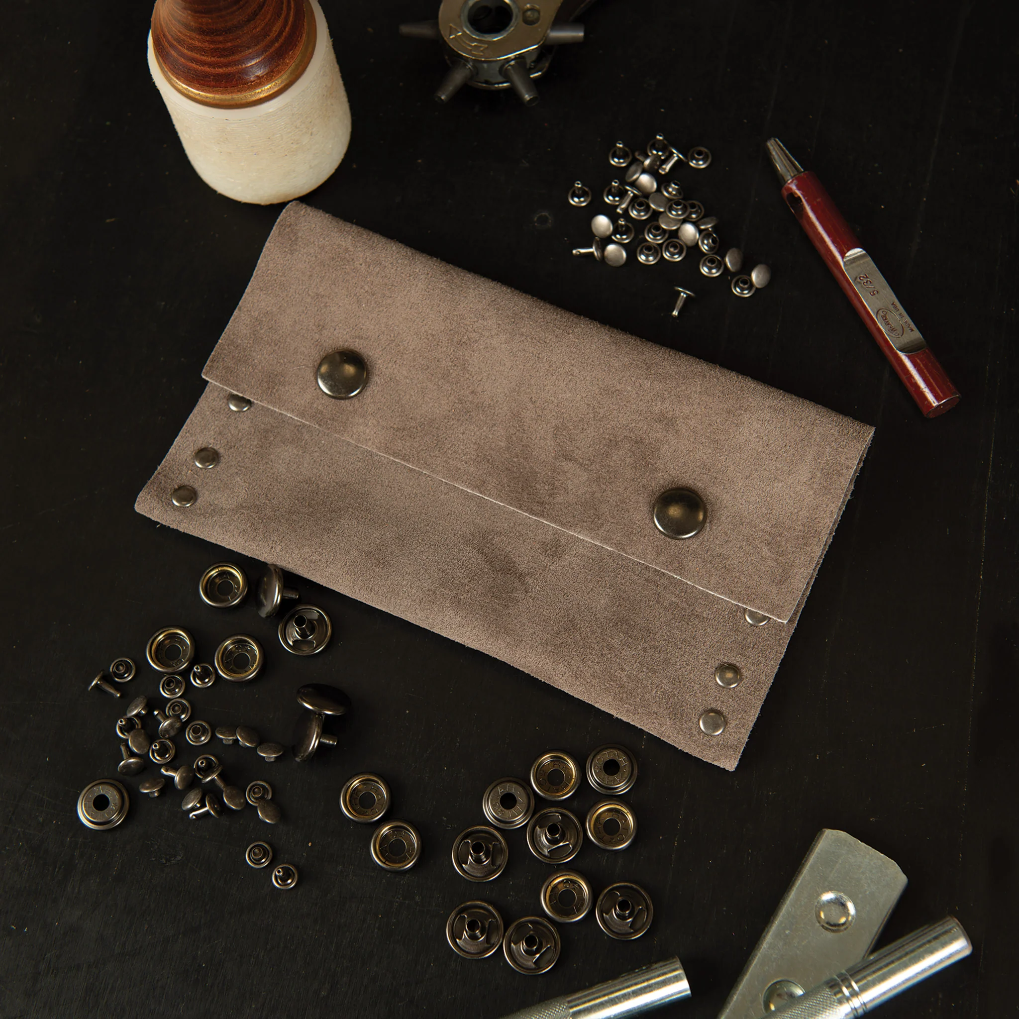 1007–2200-double-cap-rivets-1.webp