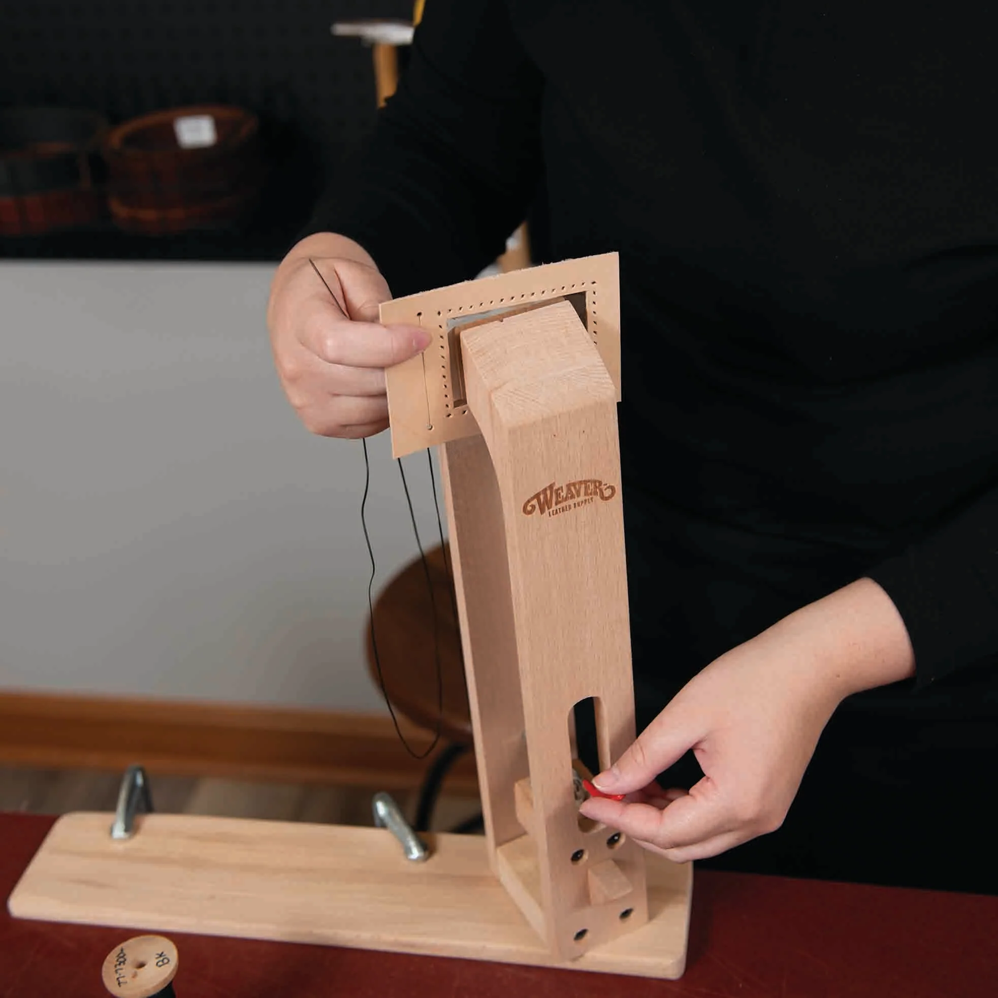 10221-stitching-pony-1.webp