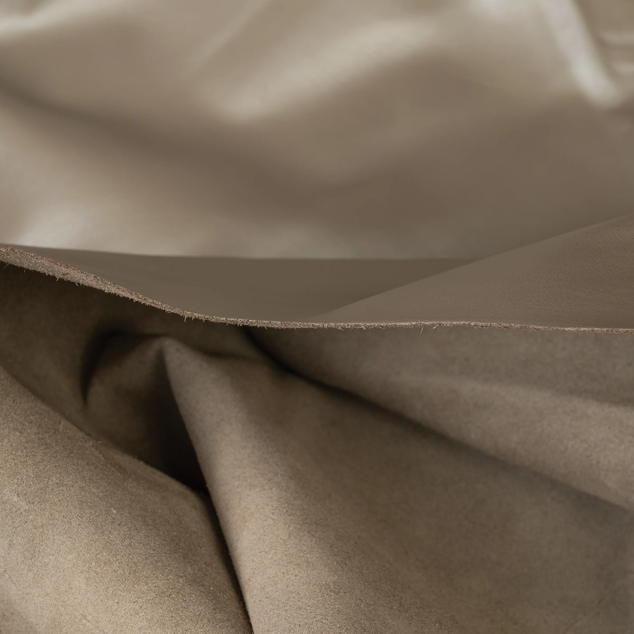 9726-sample-upholstery-leather-modern-leather-for-upholstery-2-3-oz–1.webp