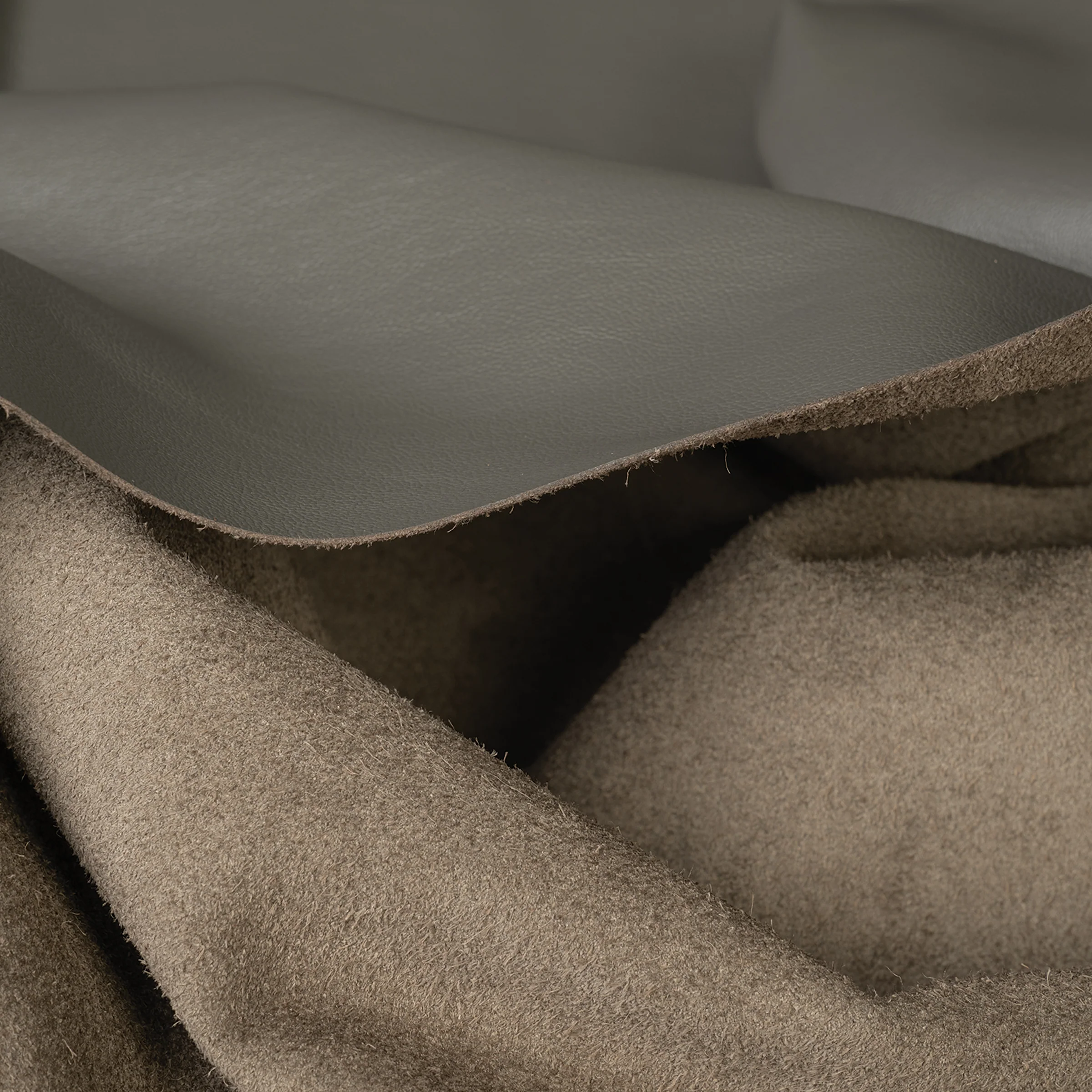 9726-sample-upholstery-leather-modern-leather-for-upholstery-2-3-oz–1.webp