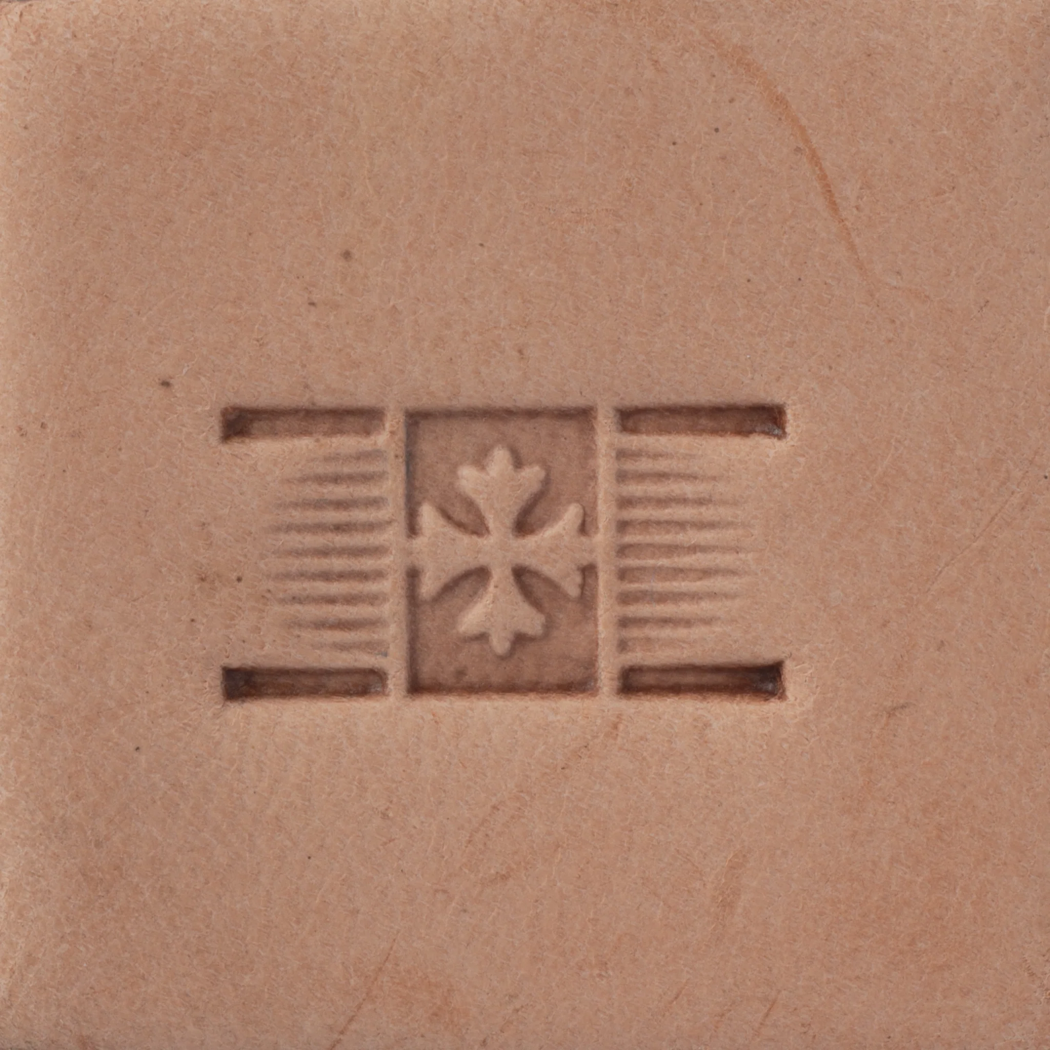 5507-basketweave-cross-stamping-tool-x2844-1.webp