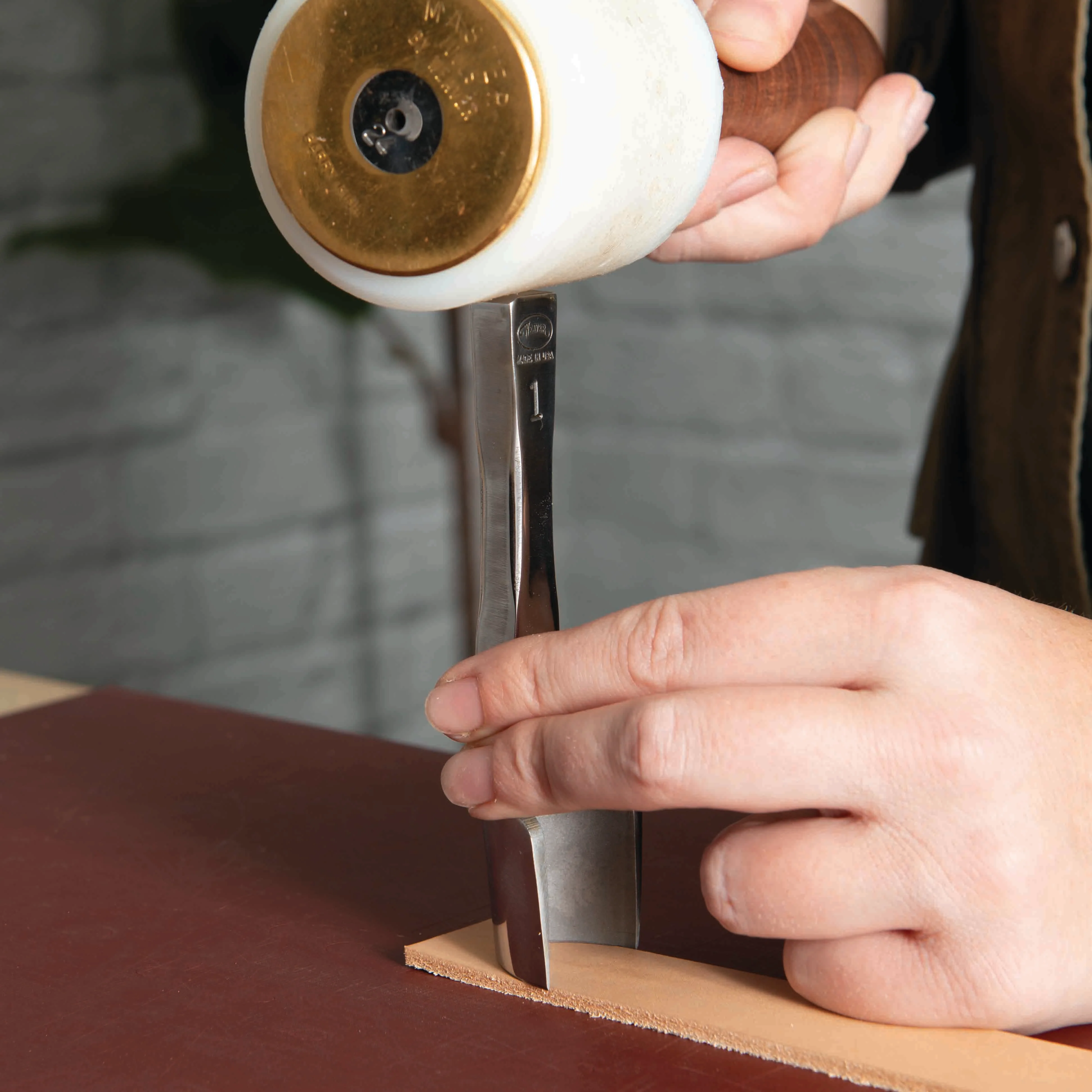 61-master-tool-english-point-punch-1.webp