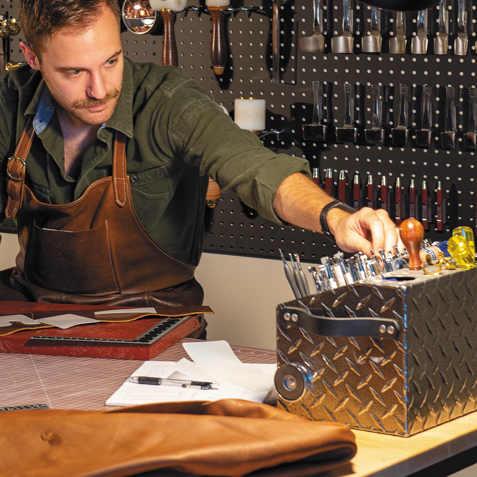 8188-master-tool-artisan-tool-caddy-1.webp