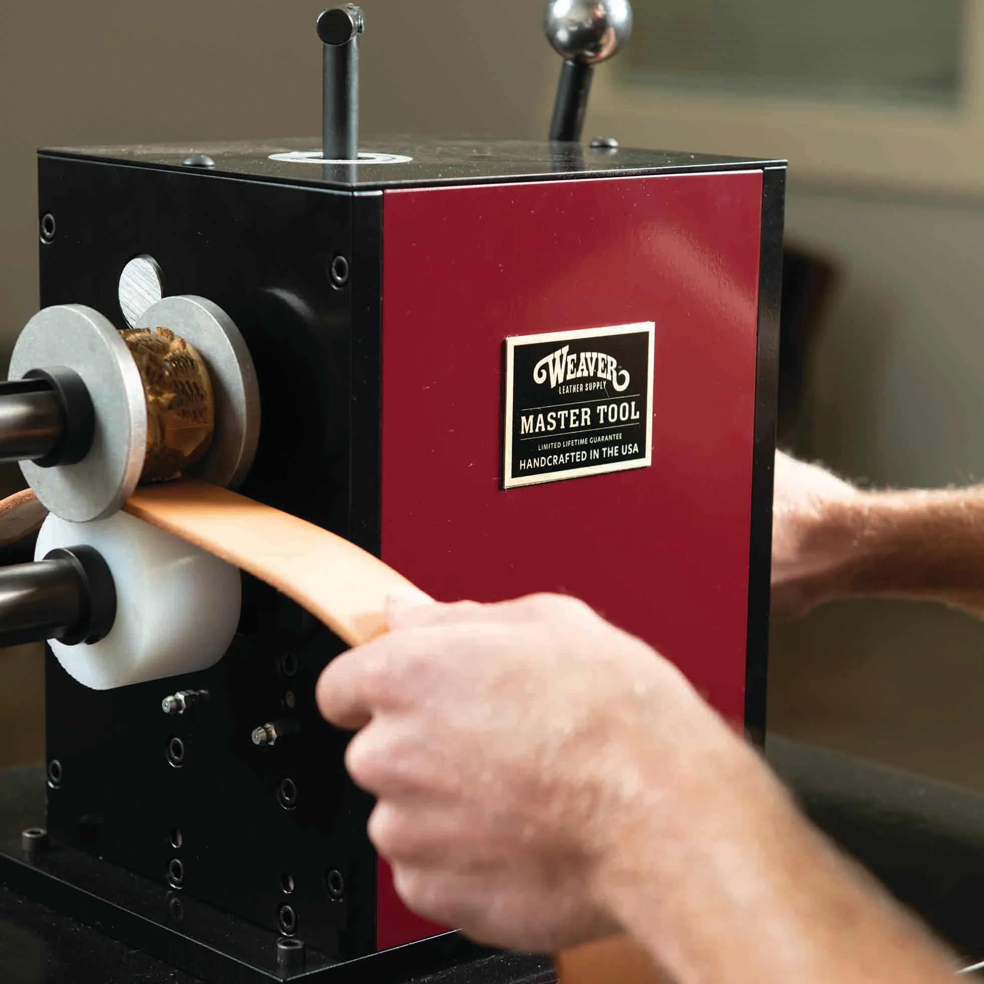 8200-master-tool-creaser-and-embosser-1.webp