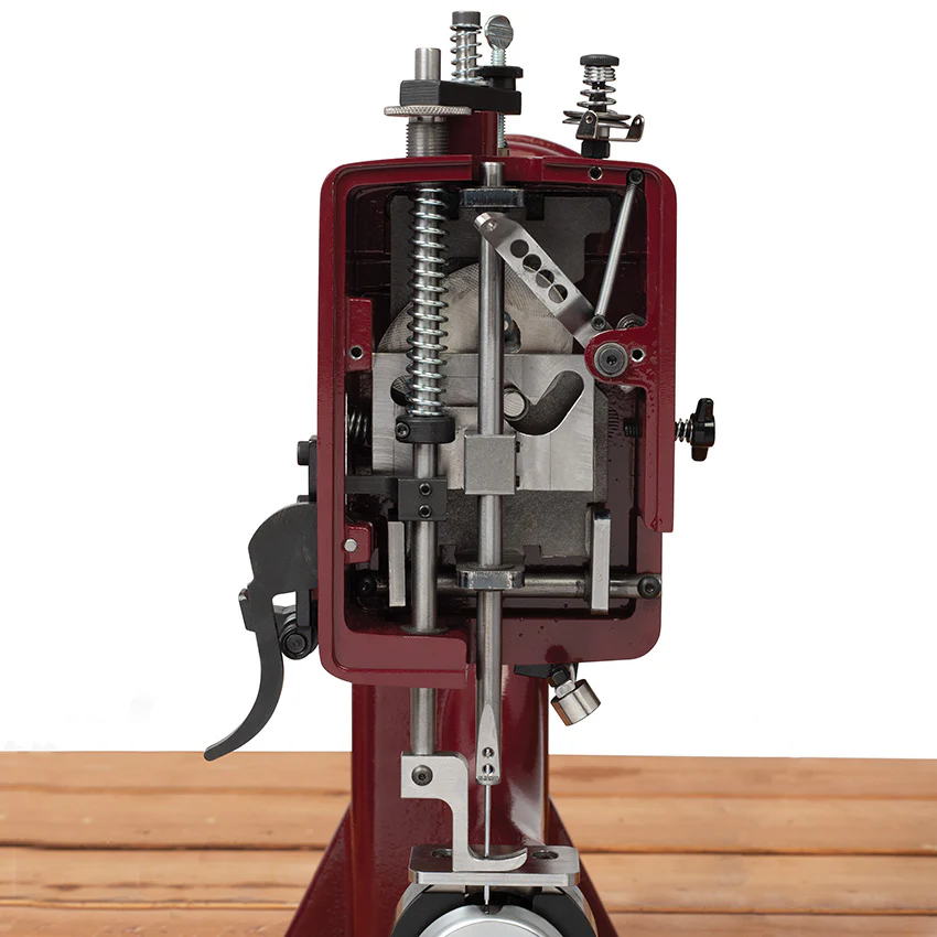 8201-master-tool-cub-manual-leather-sewing-machine-aluminum-1.webp