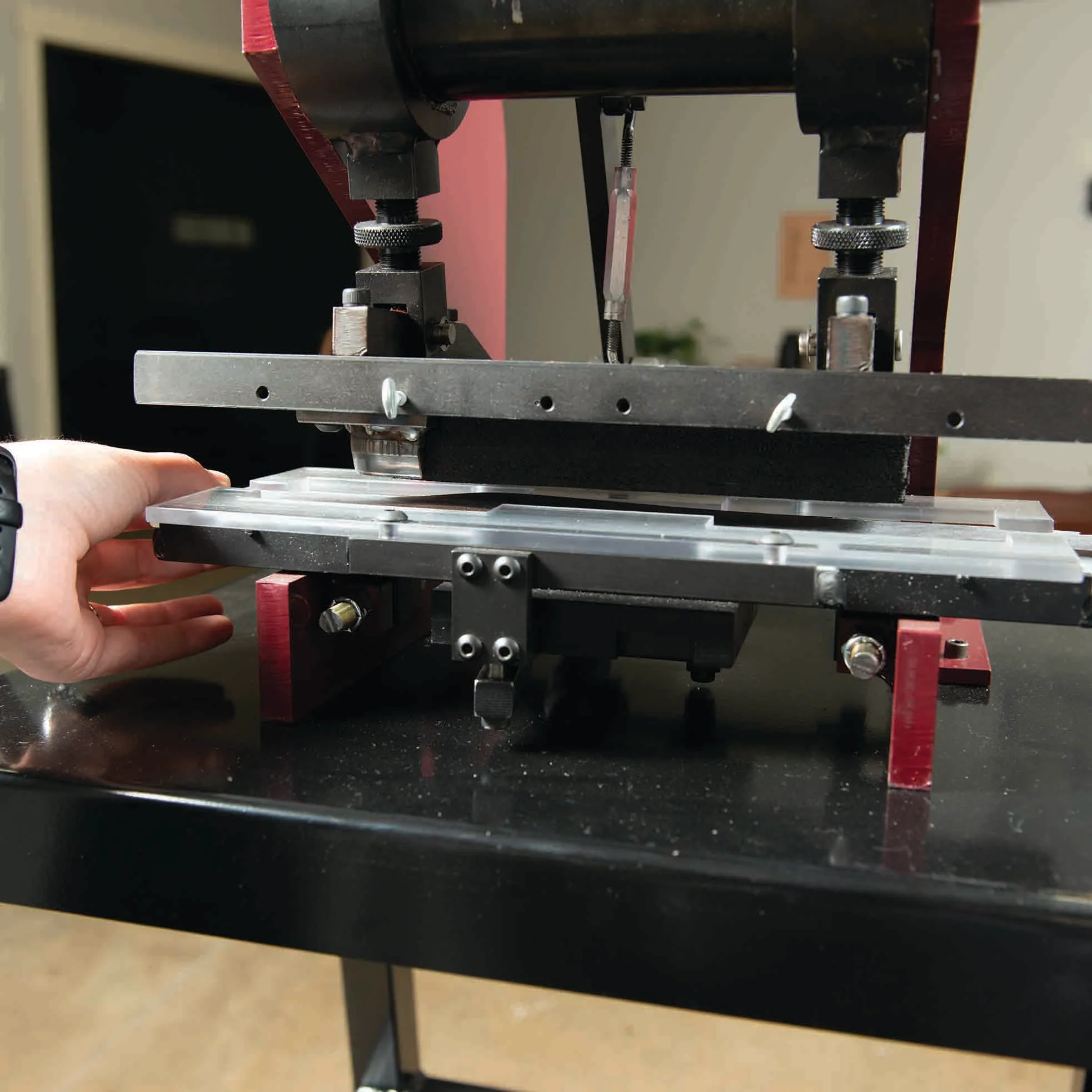 8257-master-tool-self-centering-punch-1.webp
