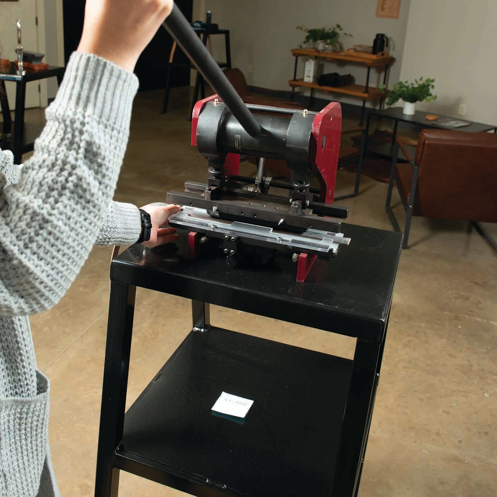 8257-master-tool-self-centering-punch-1.webp