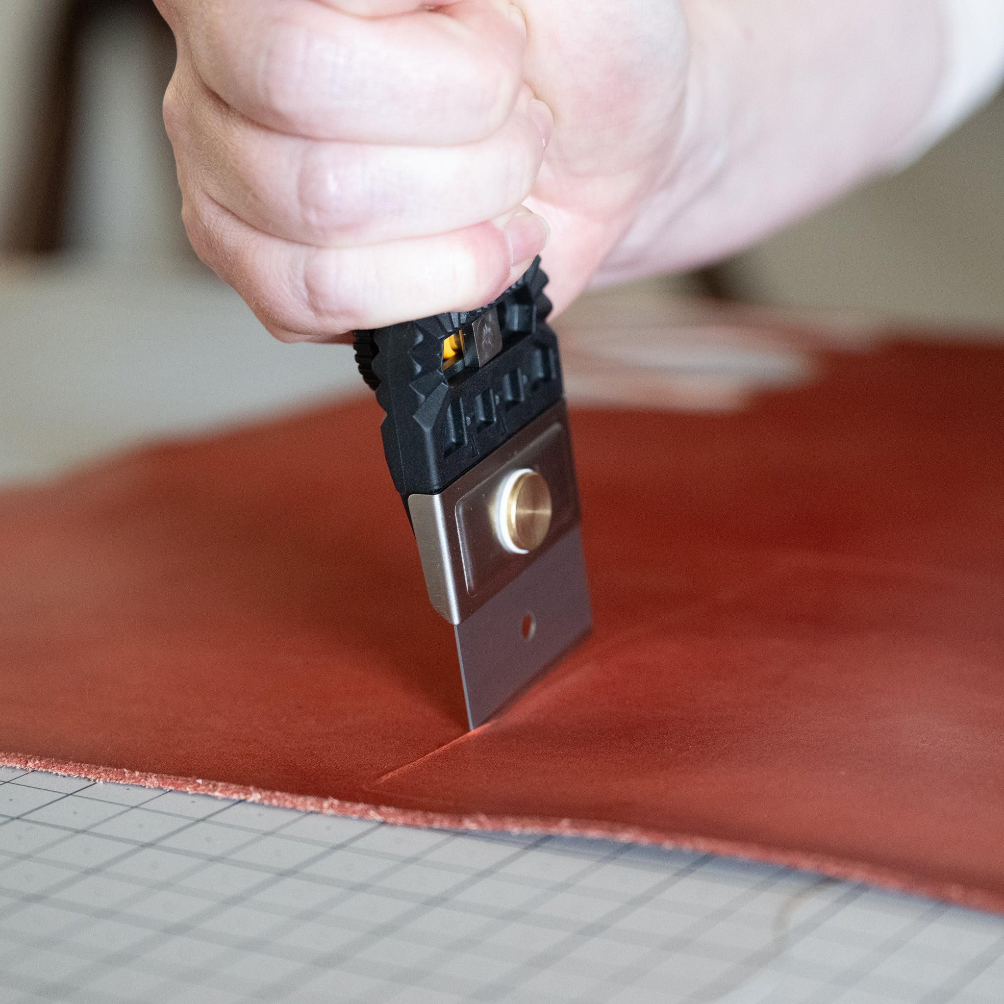 8478-olfa-multi-purpose-scraper-with-adjustable-head-1.webp