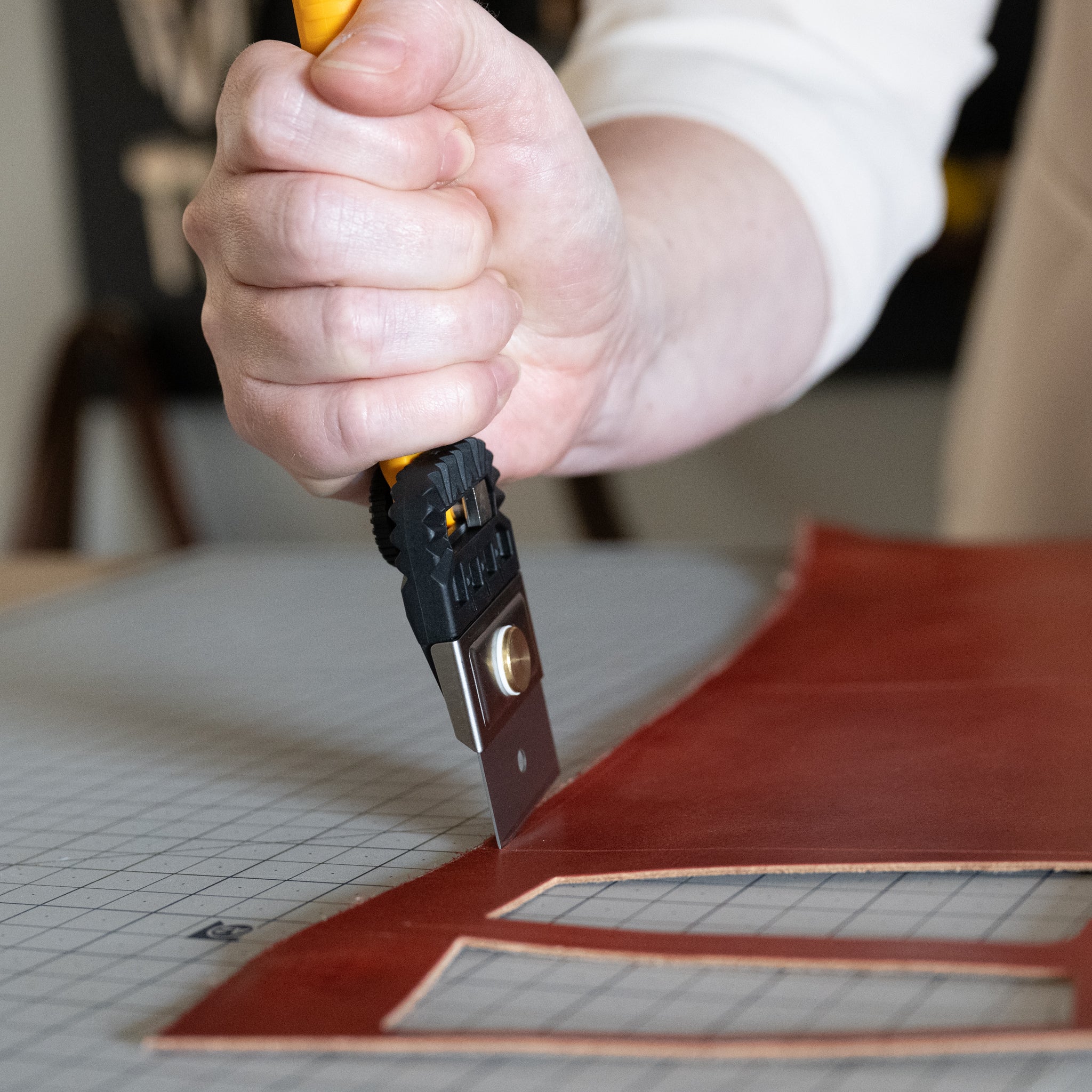 8478-olfa-multi-purpose-scraper-with-adjustable-head-1.webp