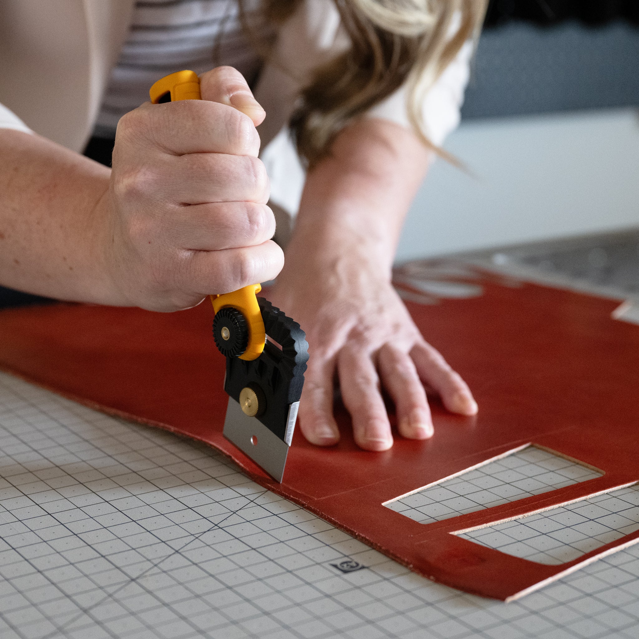 8478-olfa-multi-purpose-scraper-with-adjustable-head-1.webp