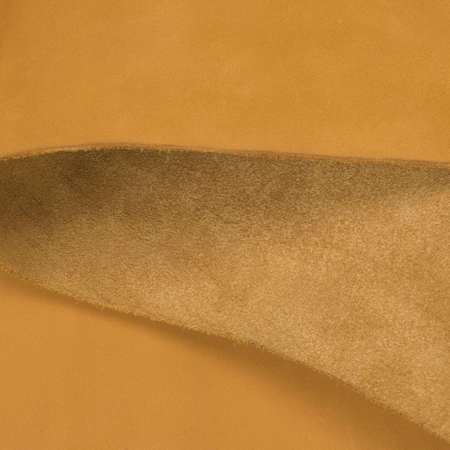 8570-pioneer-chrome-oil-tanned-top-grain-leather-side-5-6-oz-1.webp