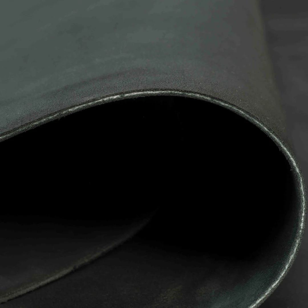 8574-pioneer-chrome-oil-tanned-top-grain-leather-side-6-7-oz-1.webp