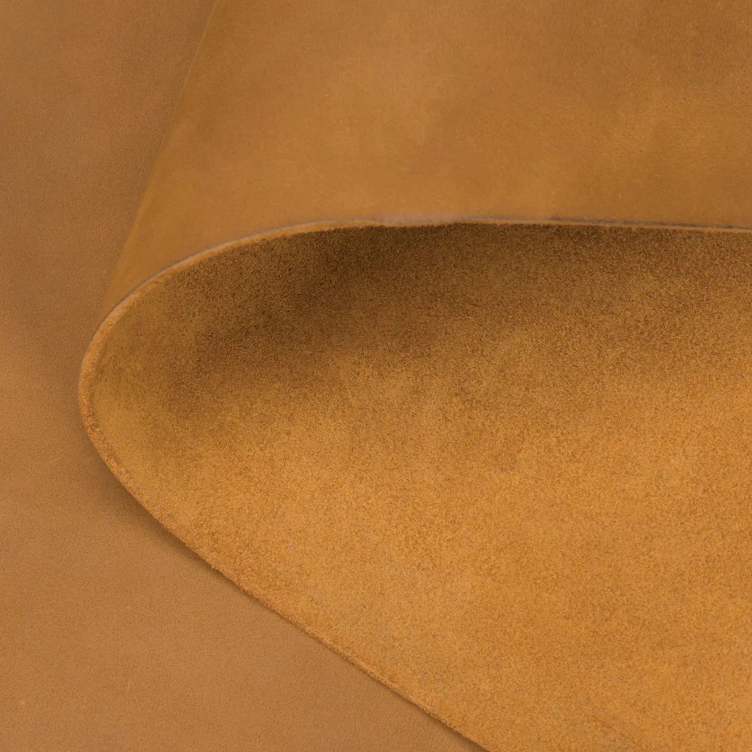 8574-pioneer-chrome-oil-tanned-top-grain-leather-side-6-7-oz-1.webp