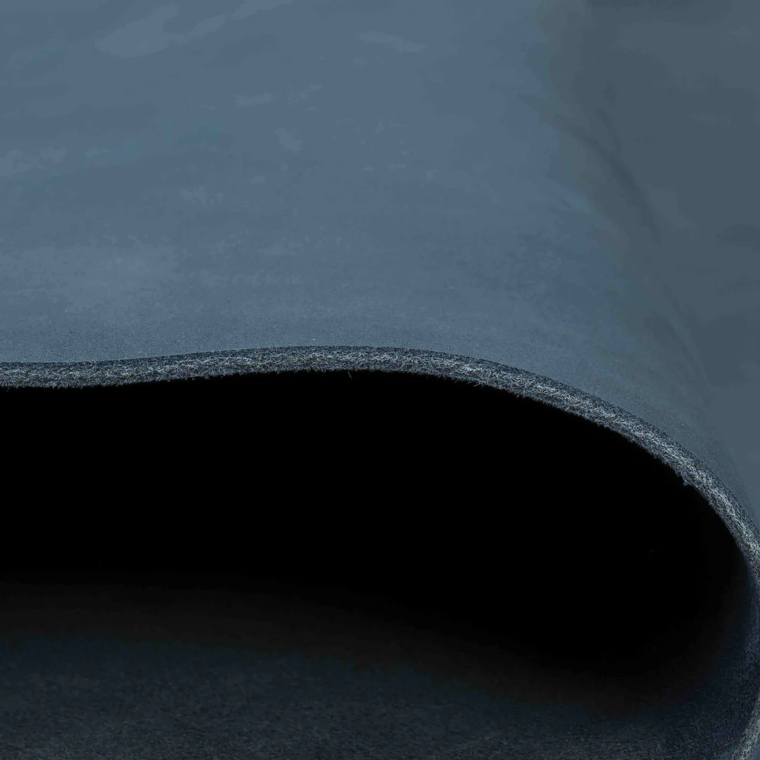 8574-pioneer-chrome-oil-tanned-top-grain-leather-side-6-7-oz-1.webp
