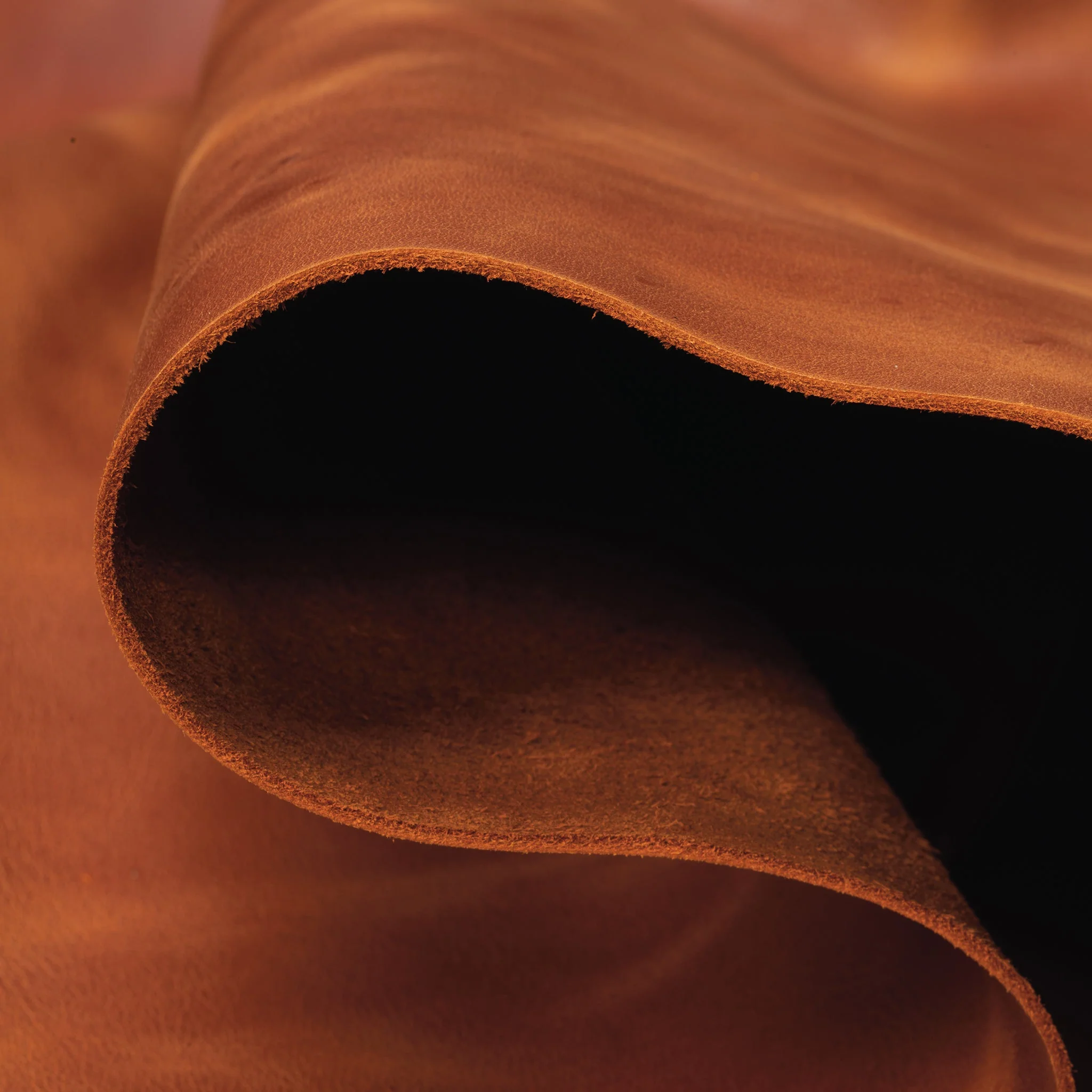 8753-redrock-waxy-pull-up-leather-1.webp