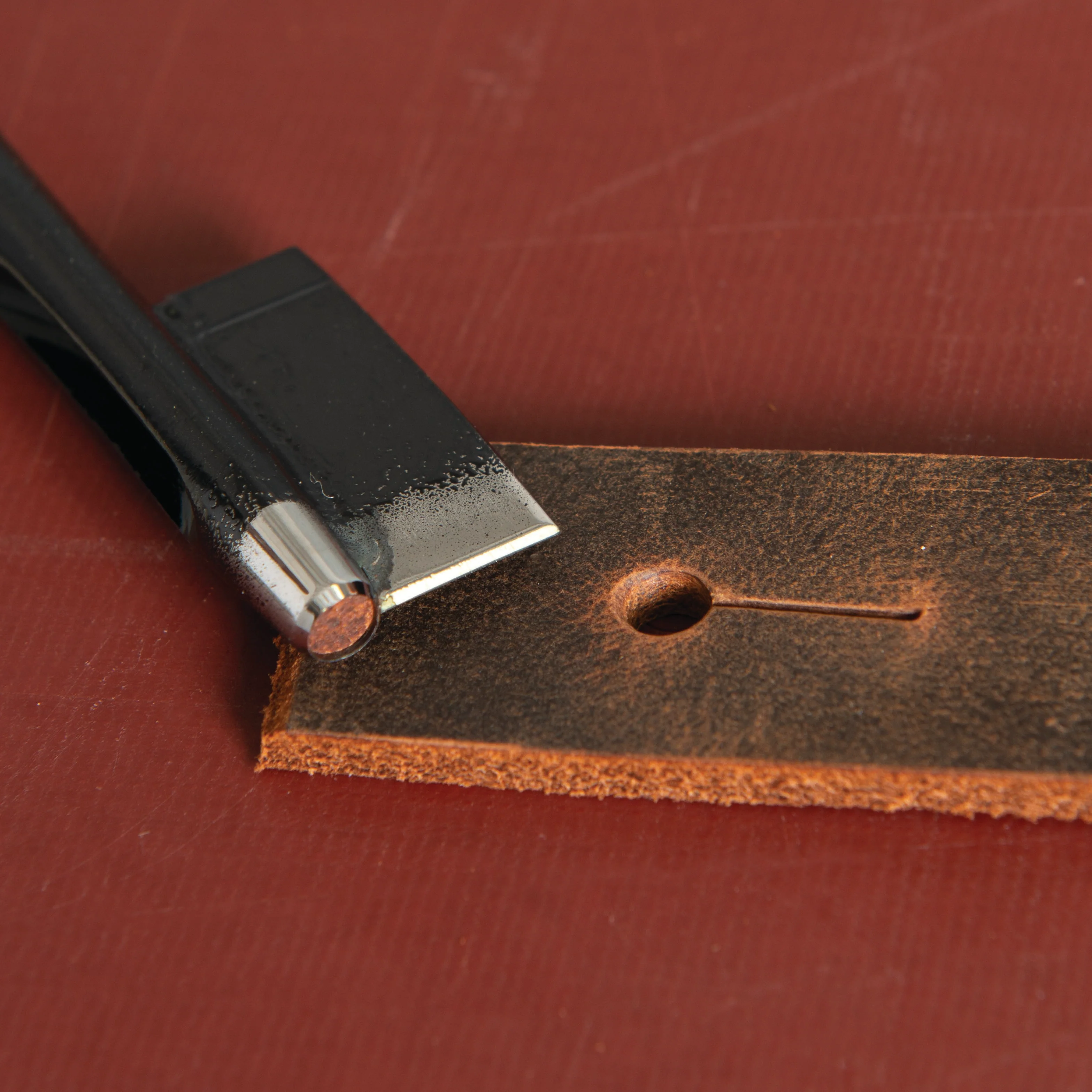 9100-round-button-hole-punch-1.webp