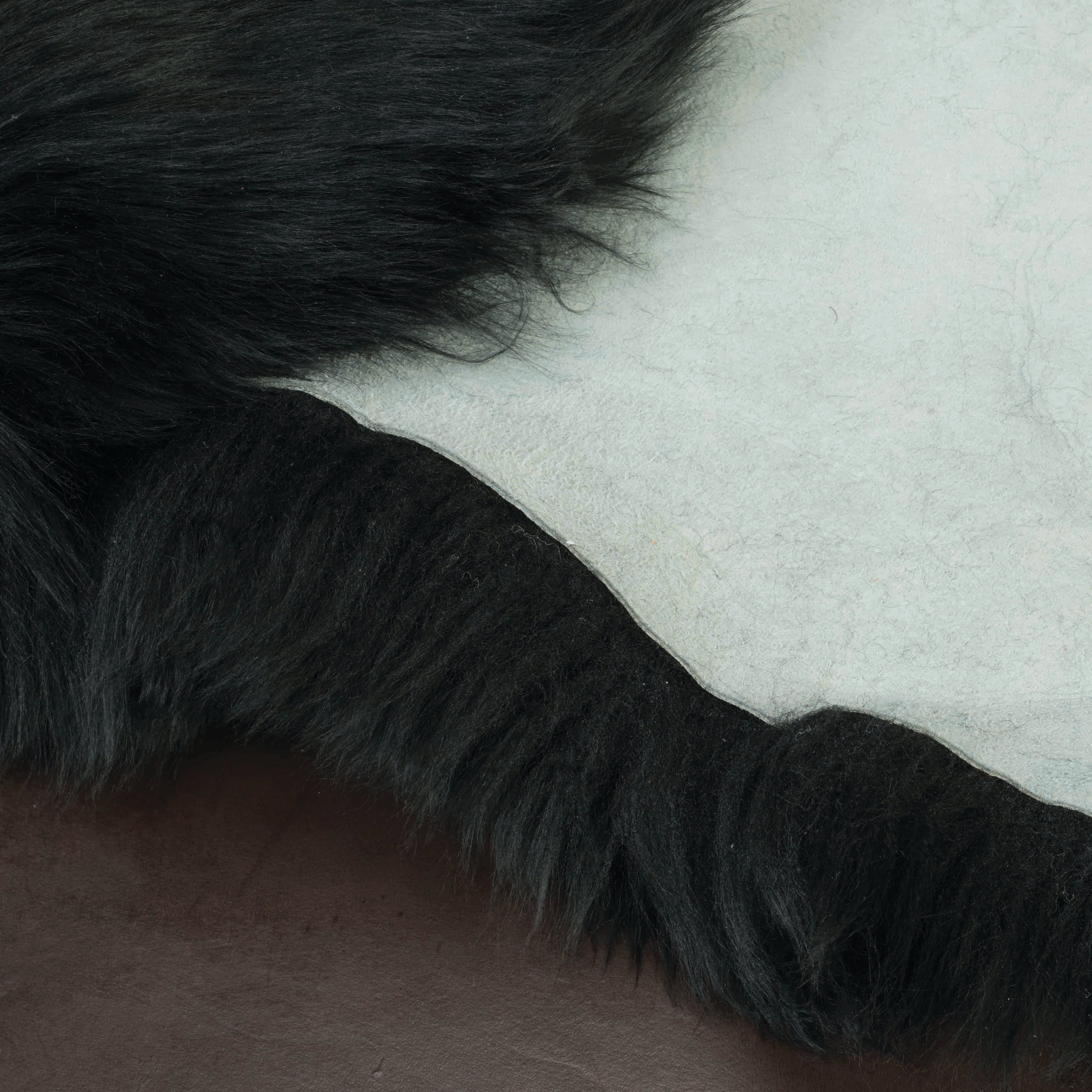 9363-sample-chrome-tanned-sheepskin-rug-1.webp