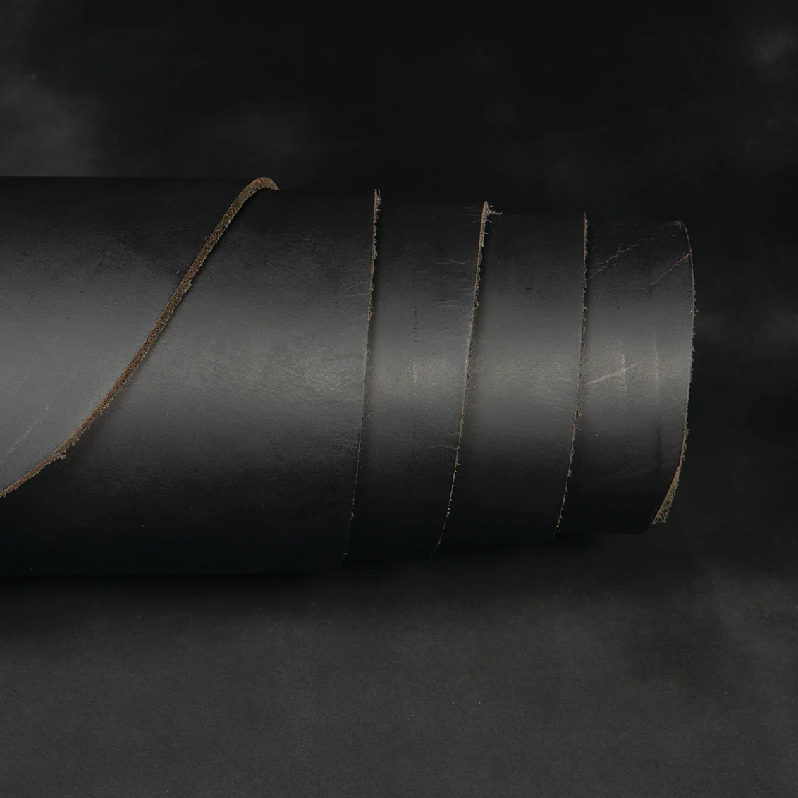 9780-sample-water-buffalo-leather-single-bend-1.webp