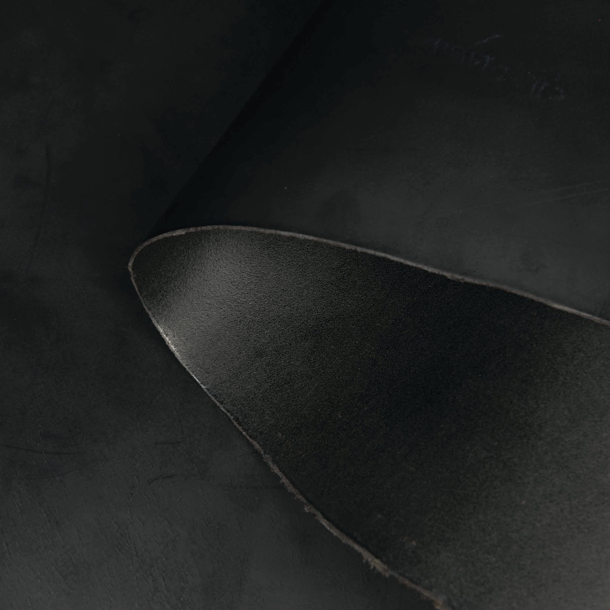 9780-sample-water-buffalo-leather-single-bend-1.webp